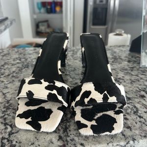 NWOT Song Of Style Arrow Cowboy Cow Print Calf Hair Open Toe Mules Heels Sandals